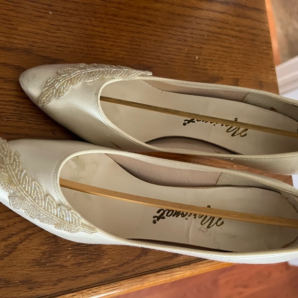 Marionat Vintage Ivory Satin heels with beading.  8 1/2 B width. - Picture 7 of 10